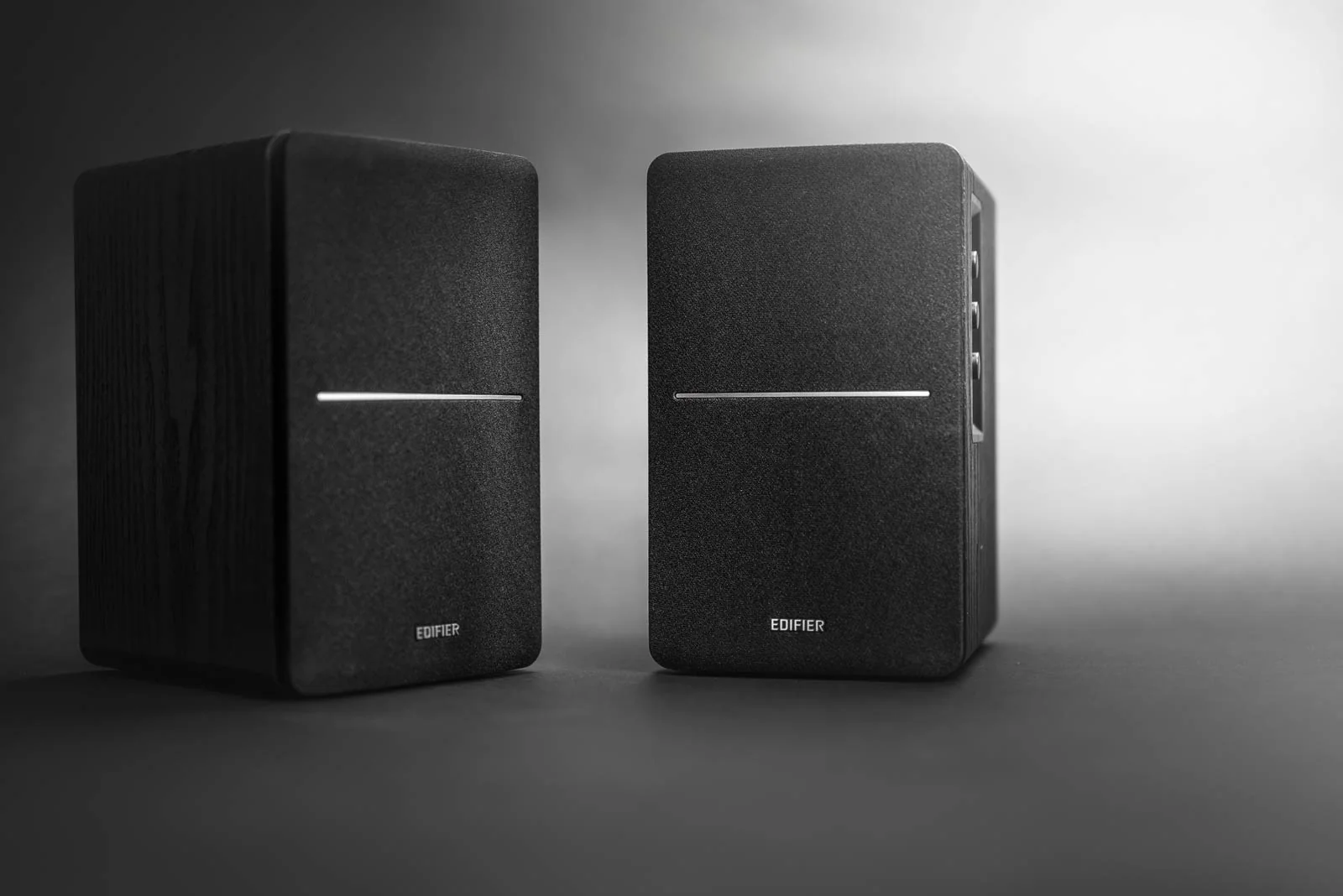 R1280DB Bluetooth Bookshelf Speakers - Image 12