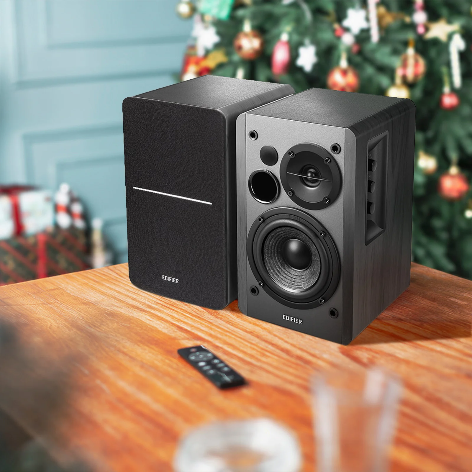 R1280DBs Powered Bluetooth Bookshelf Speakers - Image 3
