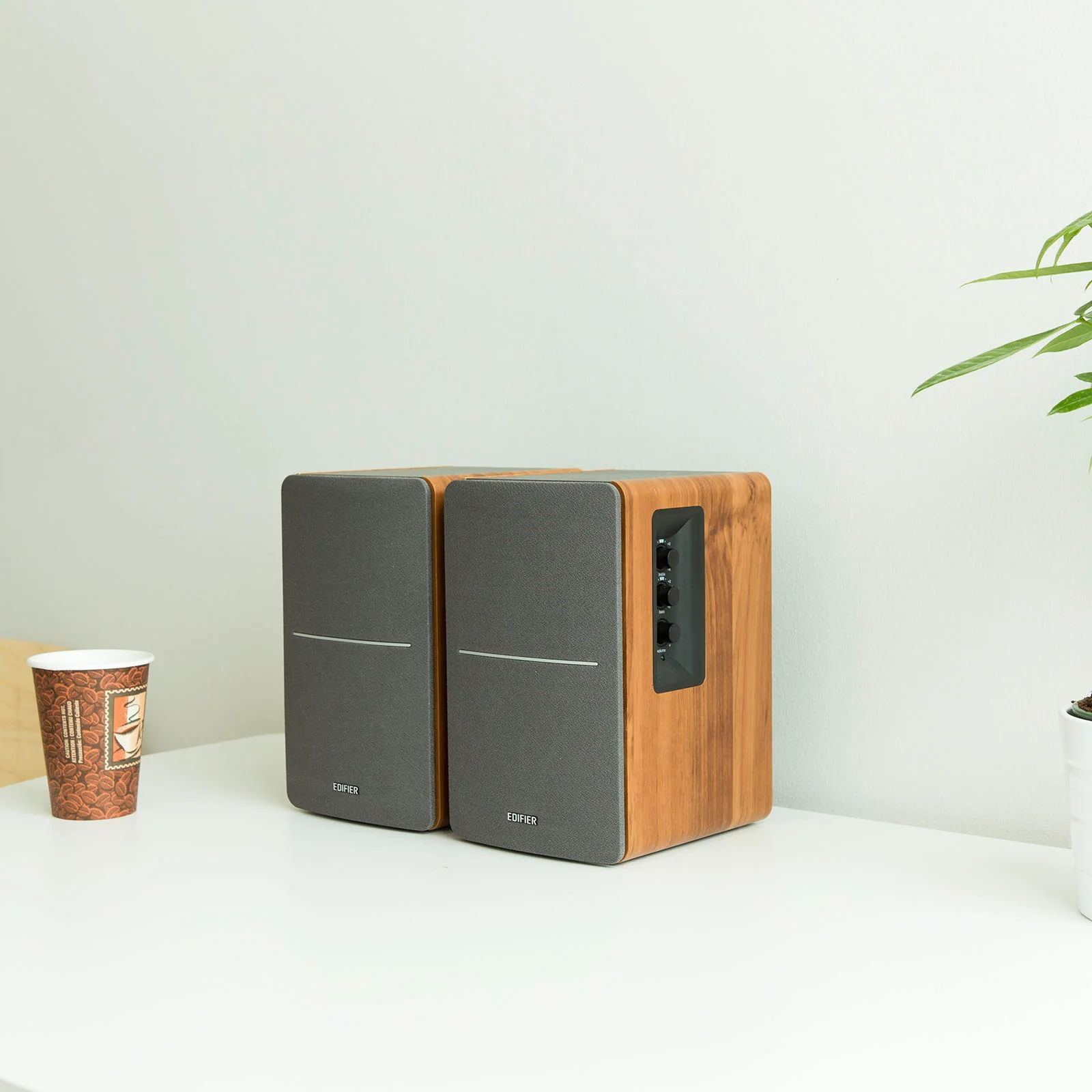 R1280T Technology. Style. Utility. Powered Bookshelf Speakers - Image 10
