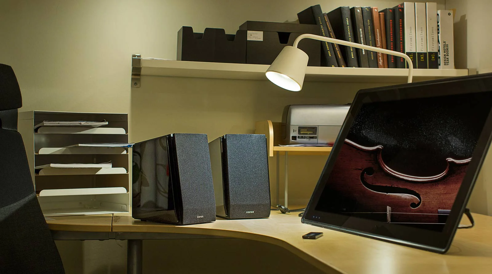 R1850DB Bookshelf Speakers Bookshelf Speakers with Subwoofer Out - Image 7