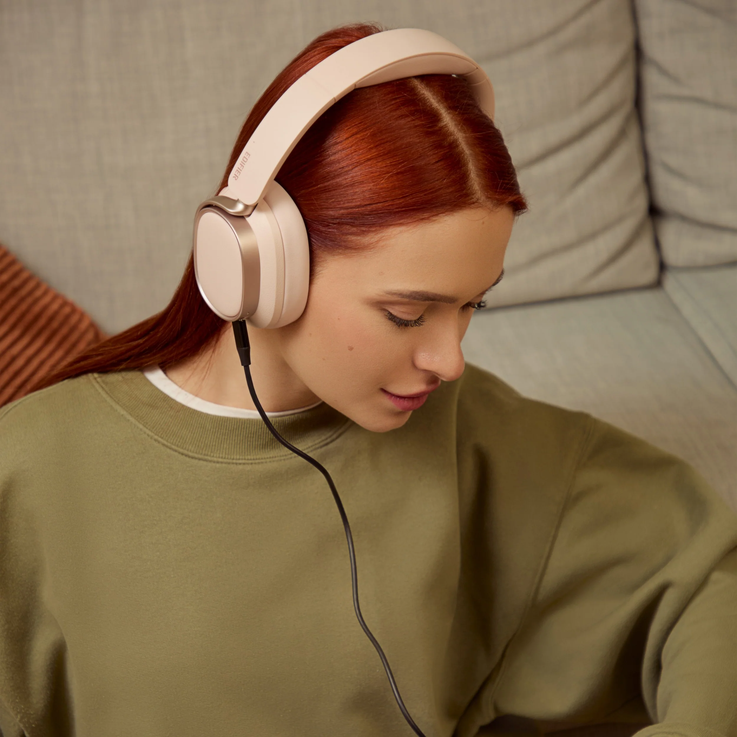 ES850NB Active Noise Cancelling Headphones - Image 29