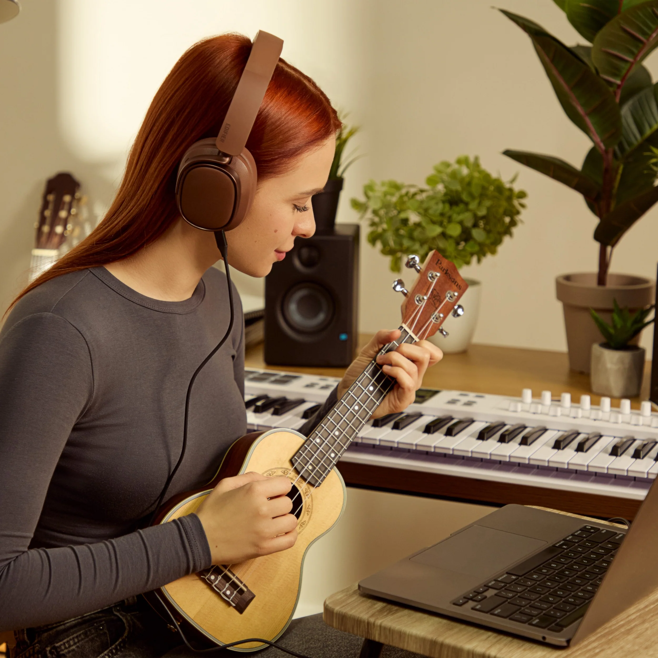 ES850NB Active Noise Cancelling Headphones - Image 30
