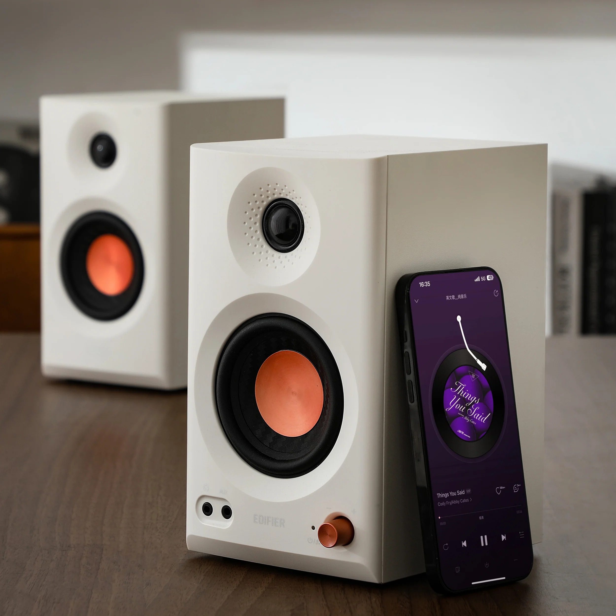 MR3 Powered Studio Monitor Speakers (Certified Refurbished) - Image 5