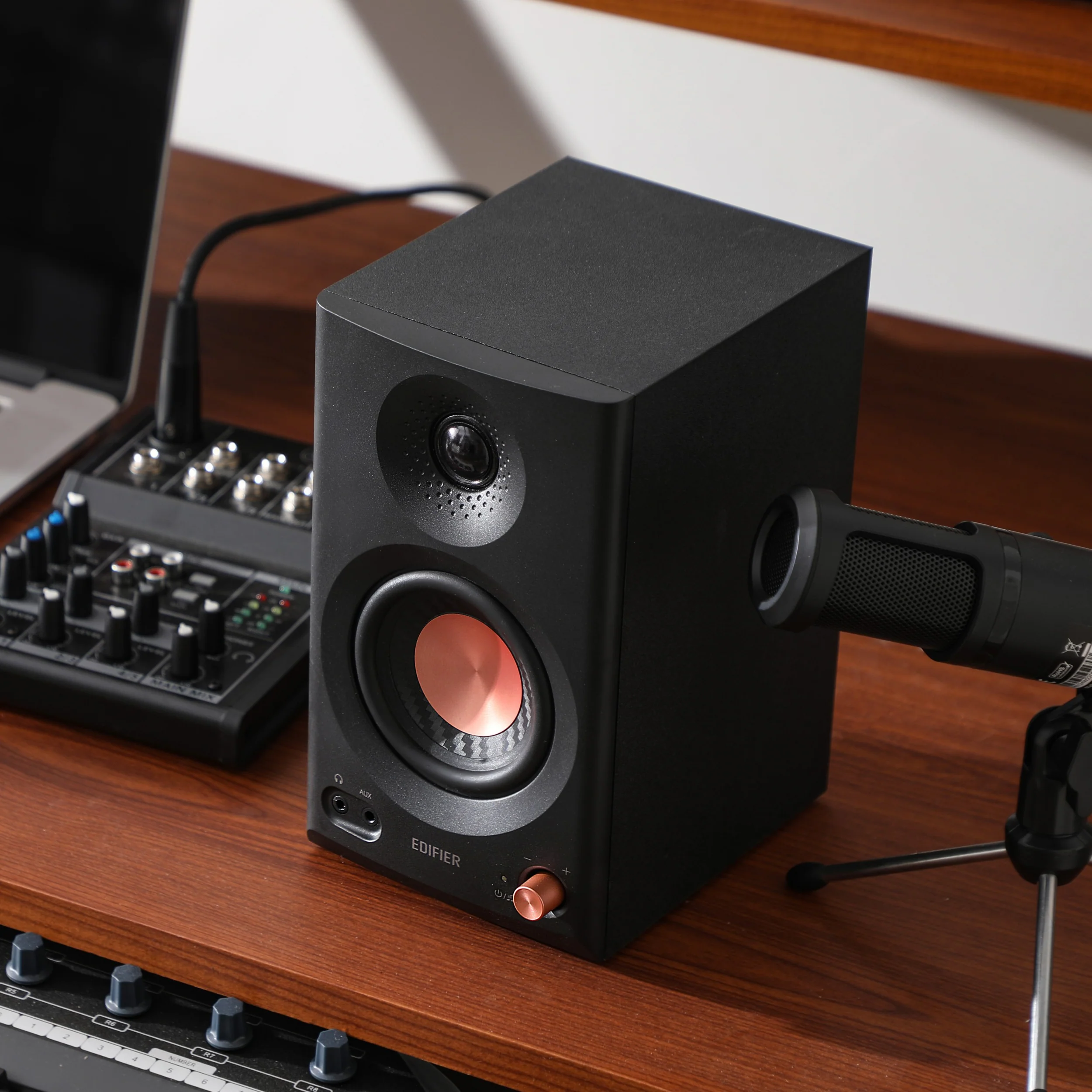 MR3 Powered Studio Monitor Speakers (Certified Refurbished) - Image 7