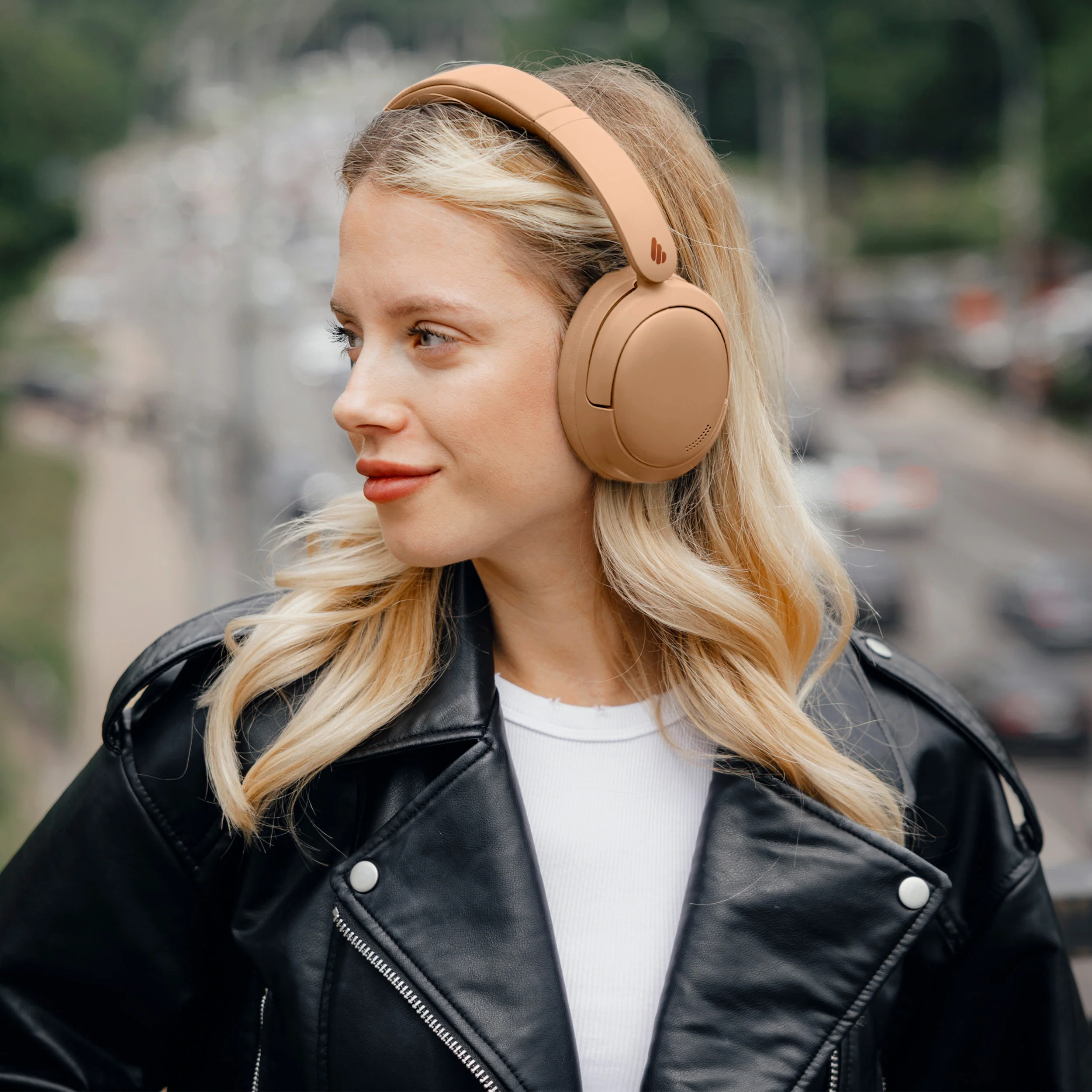V80 Hybrid Active Noise Cancelling Headphones (Certified Refurbished) - Image 4