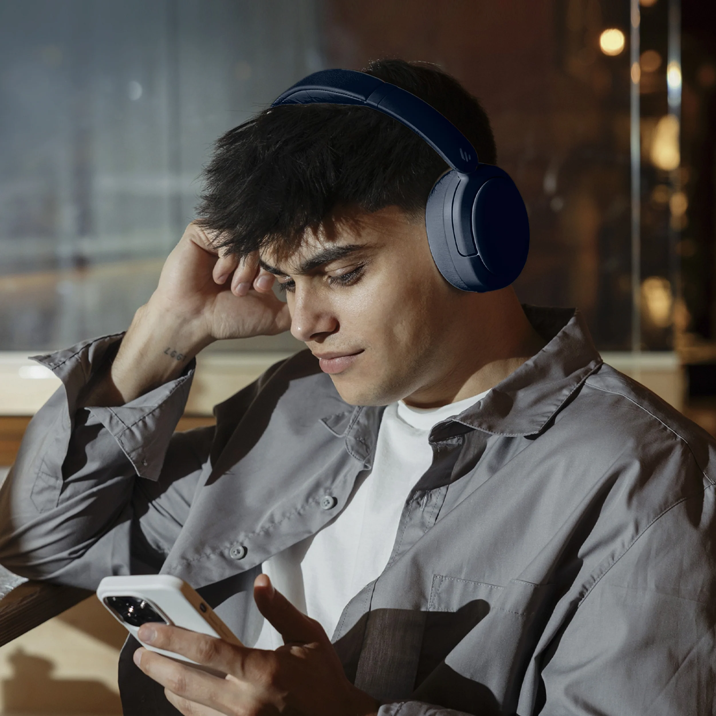 V80 Hybrid Active Noise Cancelling Headphones (Certified Refurbished) - Image 8